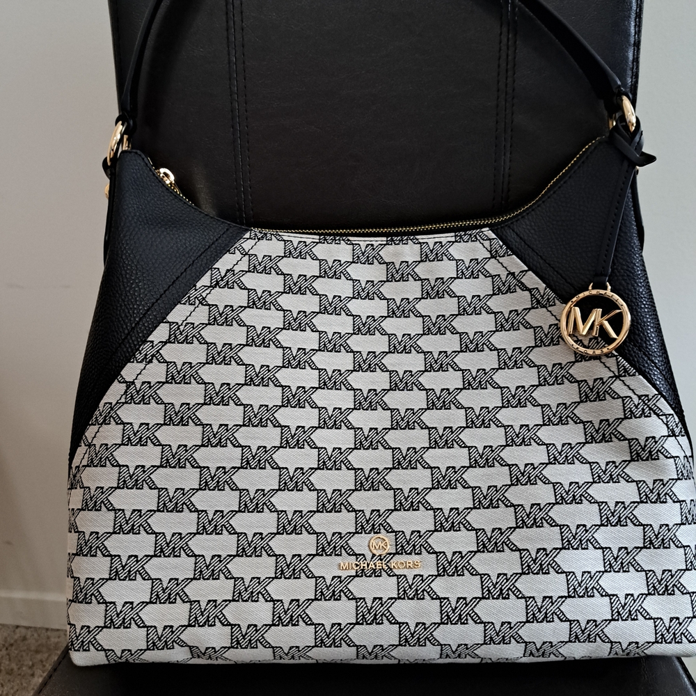 Michael Kors Black and White Women's Bag - Picture 3 of 7